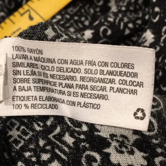 Shorts Romper with Pockets - Picture 9 of 10